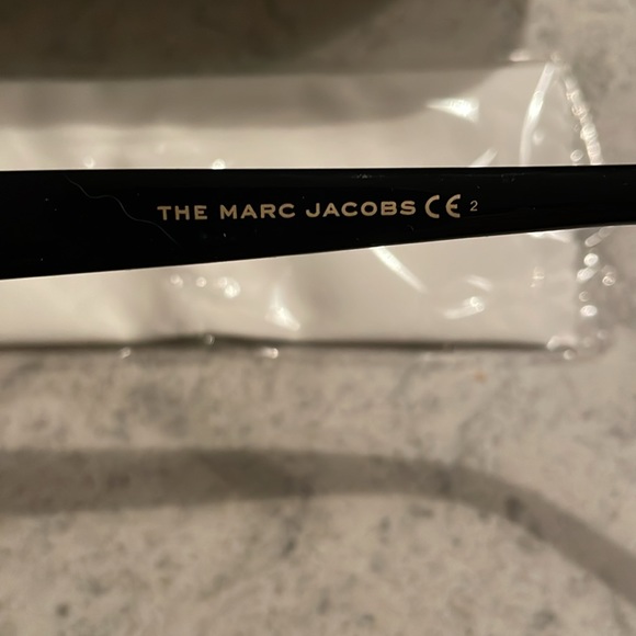 Brand new unworn Marc Jacobs square frame glasses. Comes with case and cloth. - Picture 3 of 10